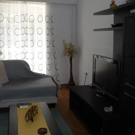 D&J Central Appartment Янина Экстерьер фото